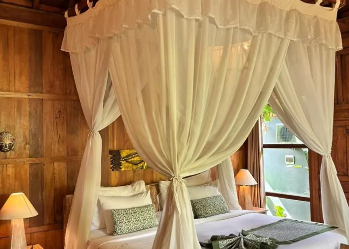 Couette-café Maha 4*